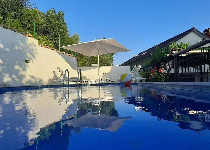 Villa Uros